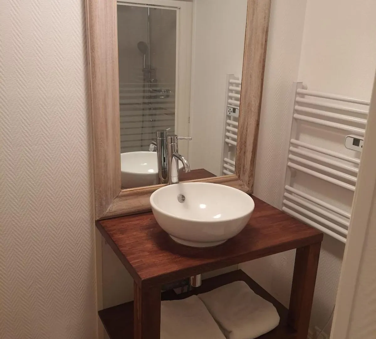 Cozy Guest House With Jacuzzi And Swimming Pool Sérignac Vakantiehuis